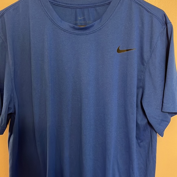Nike Dri-fit T-shirt - Picture 2 of 5
